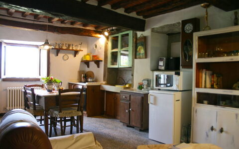 San Eusebio: Værelse, Møbel, Ejendom, Bygning, Indretning, Køkken, Hus, Cabinetry, Countertop, Hjem