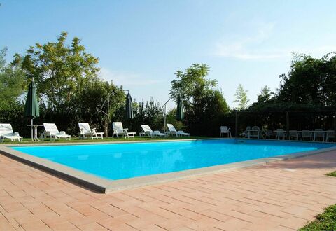 Casa Grion: Vand, Himmel, Plante, Ejendom, Svømmepøl, Azure, Træ, Skygge, Græs, Fritid