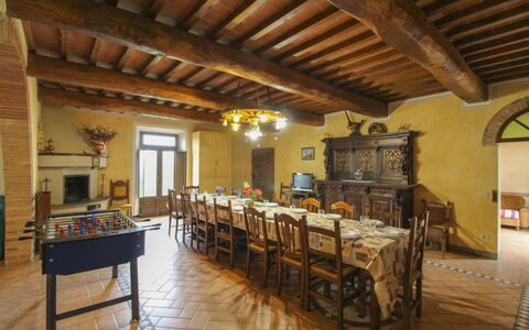 Casa Bella: Møbel, Væg, Bord, Indretning, Træ, Gulvbelægning, Stol, Køkken & Spisebord, Loft, Spisestue