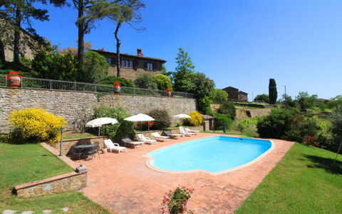 Villa Verniana: Plante, Vand, Himmel, Bygning, Svømmepøl, Træ, Natur, Botanik, Arkitektur, Land Lot