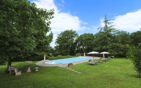 Villa Cecilia: Hus, Hjem, Estate, Sommerhus, Lawn, Have, Landscaping, Stuehus, Hacienda, Gård