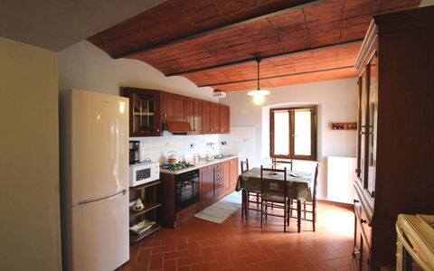 Agriturismo Arcobaleno: Værelse, Ejendom, Bygning, Møbel, Etage, Hus, Køkken, Indretning, Hårdttræ, Loft