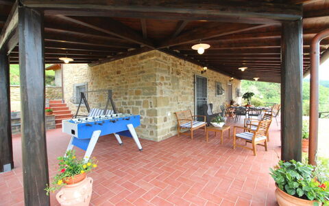 Agriturismo Ca di Vestro: Plante, Møbel, Blomst, Bygning, Ejendom, Blomsterkrukke, Bord, Stueplante, Stol, Udendørs Møbler