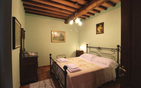 Agriturismo Ca di Vestro: Soveværelse, Seng, Værelse, Ejendom, Møbel, Sengetøj, Bed Frame, Bygning, Loft, Indretning