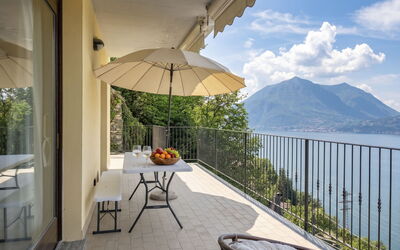 Feriebolig:&nbsp;Riflesso del Lario 300.3