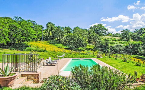 Casalini: Busk, Have, Svømmepøl, Estate, Stuehus, Landscaping, Lawn, Plantation, Eco Hotel, Gård