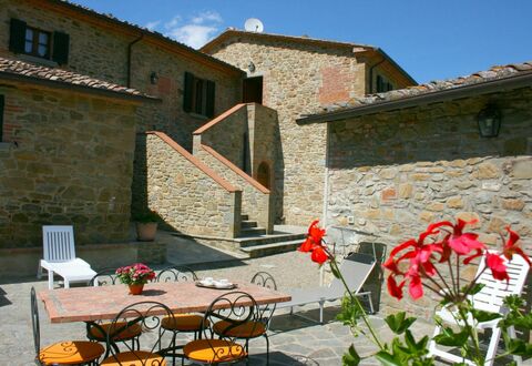 Casa Antica: Blomst, Plante, Ejendom, Vindue, Bygning, Møbel, Himmel, Blomsterkrukke, Belysning, Arkitektur