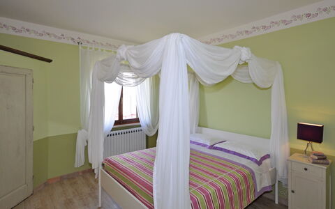 Villa Cassia: Seng, Soveværelse, Værelse, Møbel, Ejendom, Bed Frame, Sengetøj, Indretning, Sengetøj, Himmelseng