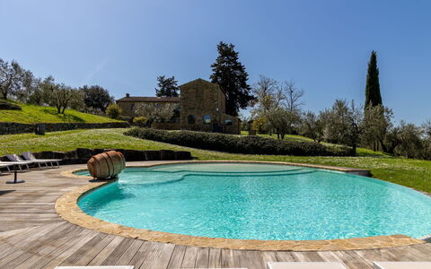 Villa Ferdinando: Svømmepøl, Landskab, Udvej, Have, Landscaping, Water Feature, Estate, Udendørs Møbler, Lawn, Backyard