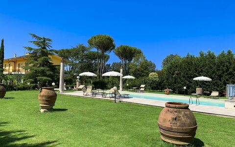Villa Quattro Mori: Have, Lawn, Landscaping, Skygge, Udendørs Møbler, Parkere, Hacienda, Estate, Gård, Eco Hotel