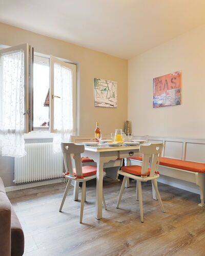 Apt 20 590.4