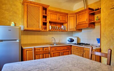 Marchese: Countertop, Møbel, Cabinetry, Værelse, Ejendom, Køkken, Indretning, Bygning, Hjem, Ejendom
