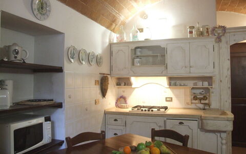 Appartamento Le Volte: Værelse, Ejendom, Køkken, Møbel, Countertop, Cabinetry, Indretning, Komfur, Hus, Bygning